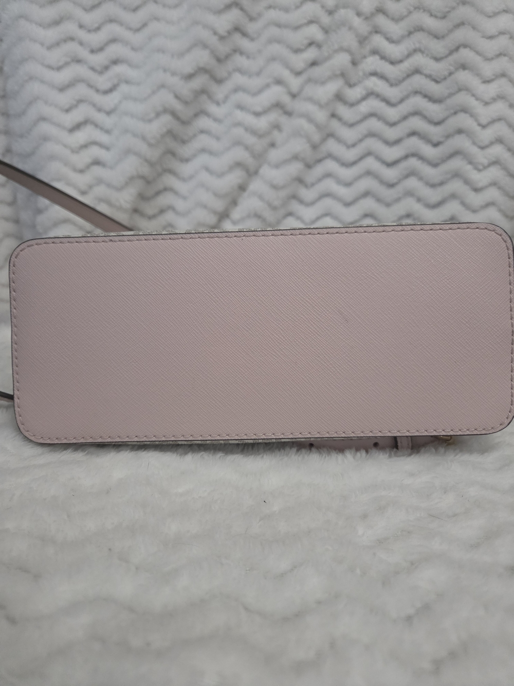 Michael Kors Beige/Gold MK Jet Set Crossbody Bag - Picture 4 of 6